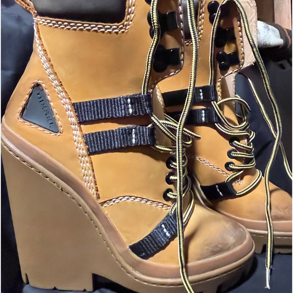NWOT Diesel women’s  7 1/2 Boots No box Leather lace up  Diesel Camel size 38 eu - Picture 3 of 13
